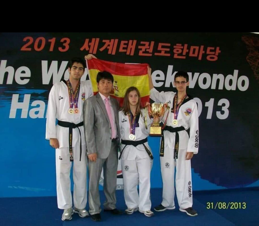 El maestro Yun con medallistas españoles en el World Taekwondo Hanmadang de 2013